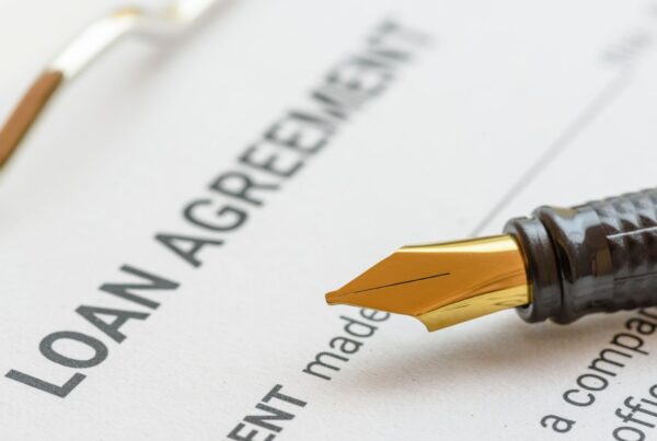 Bank Loans vs Invoice Factoring for Business Funding