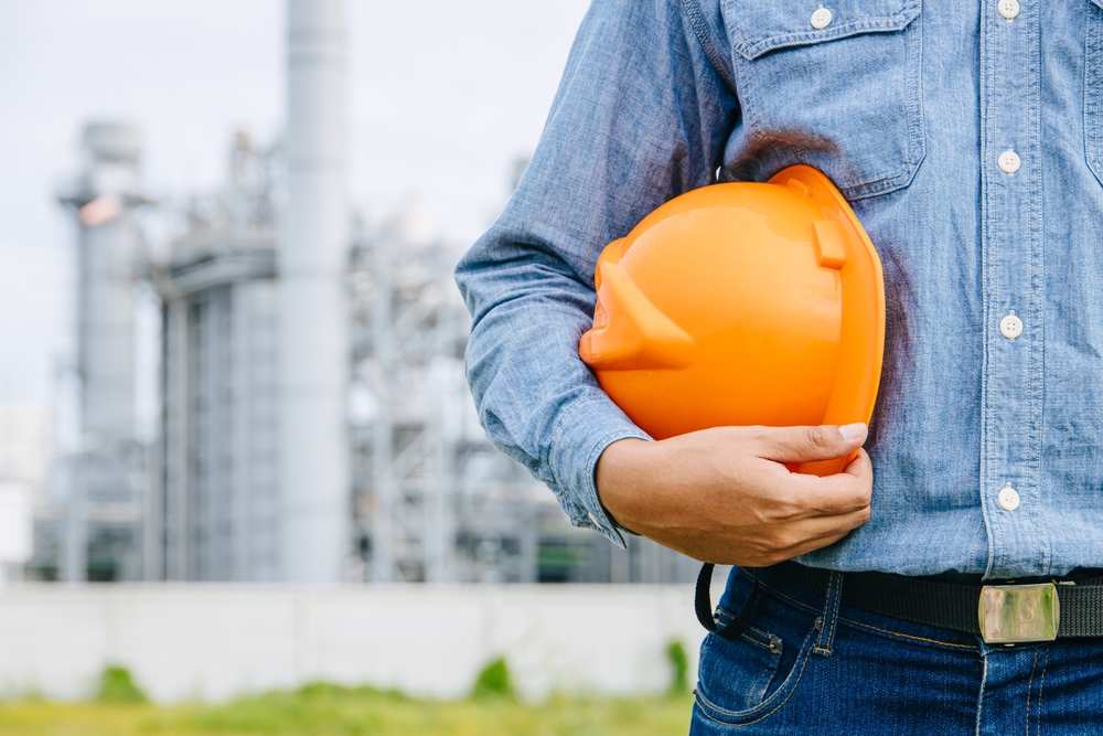 How Invoice Factoring Helps Oil and Gas Contractors Access Fast Capital